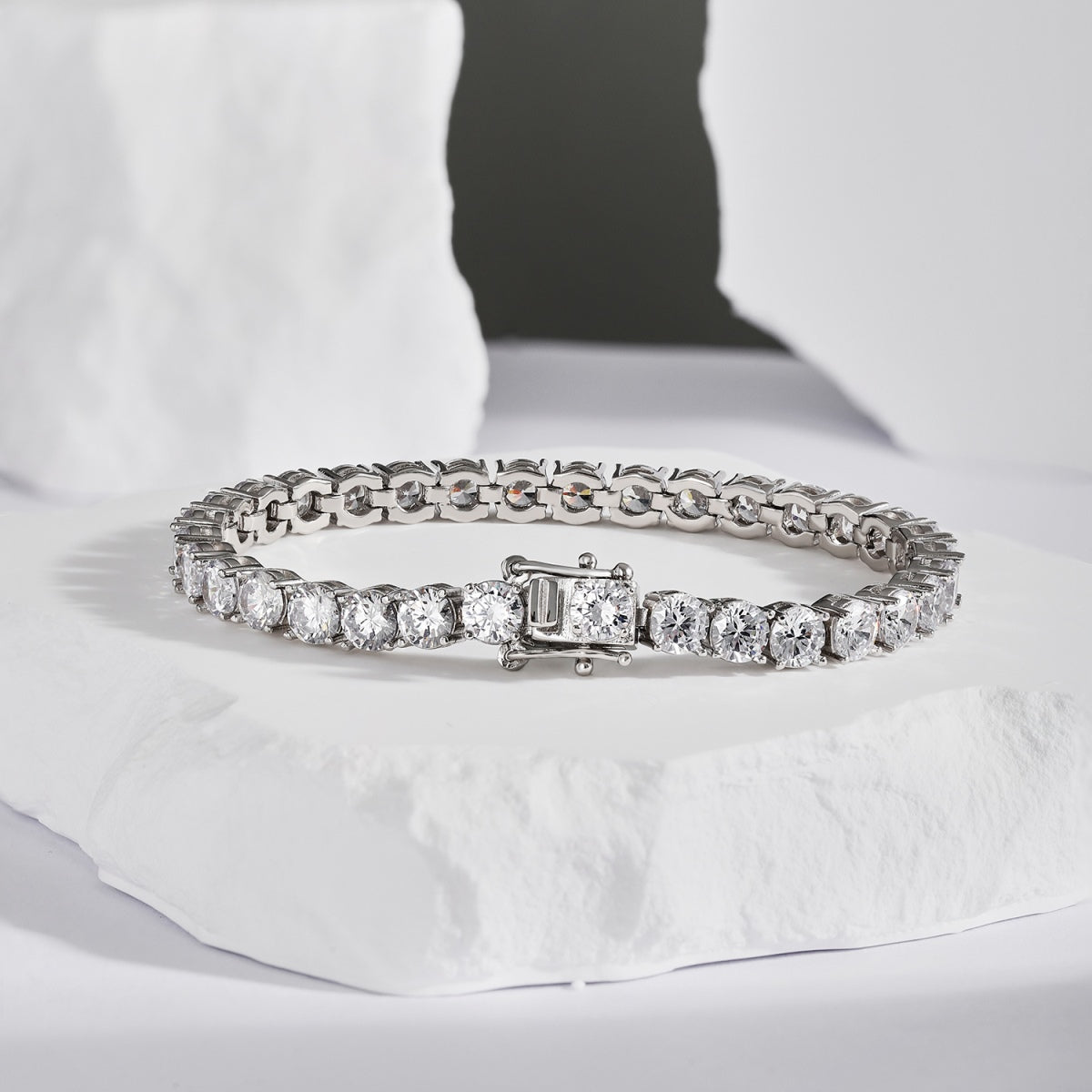 [AuraEcho]Ornate Sparkling Round Cut Wedding Bracelet