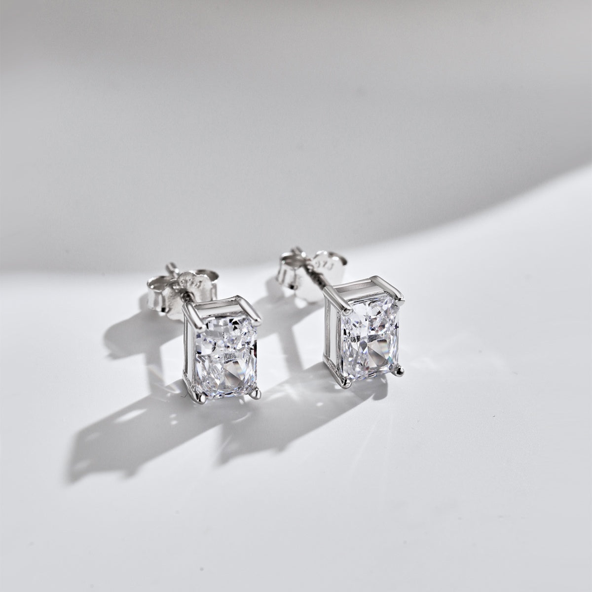 [AuraEcho]Radiant Luxurious Princess Cut Daily Earrings